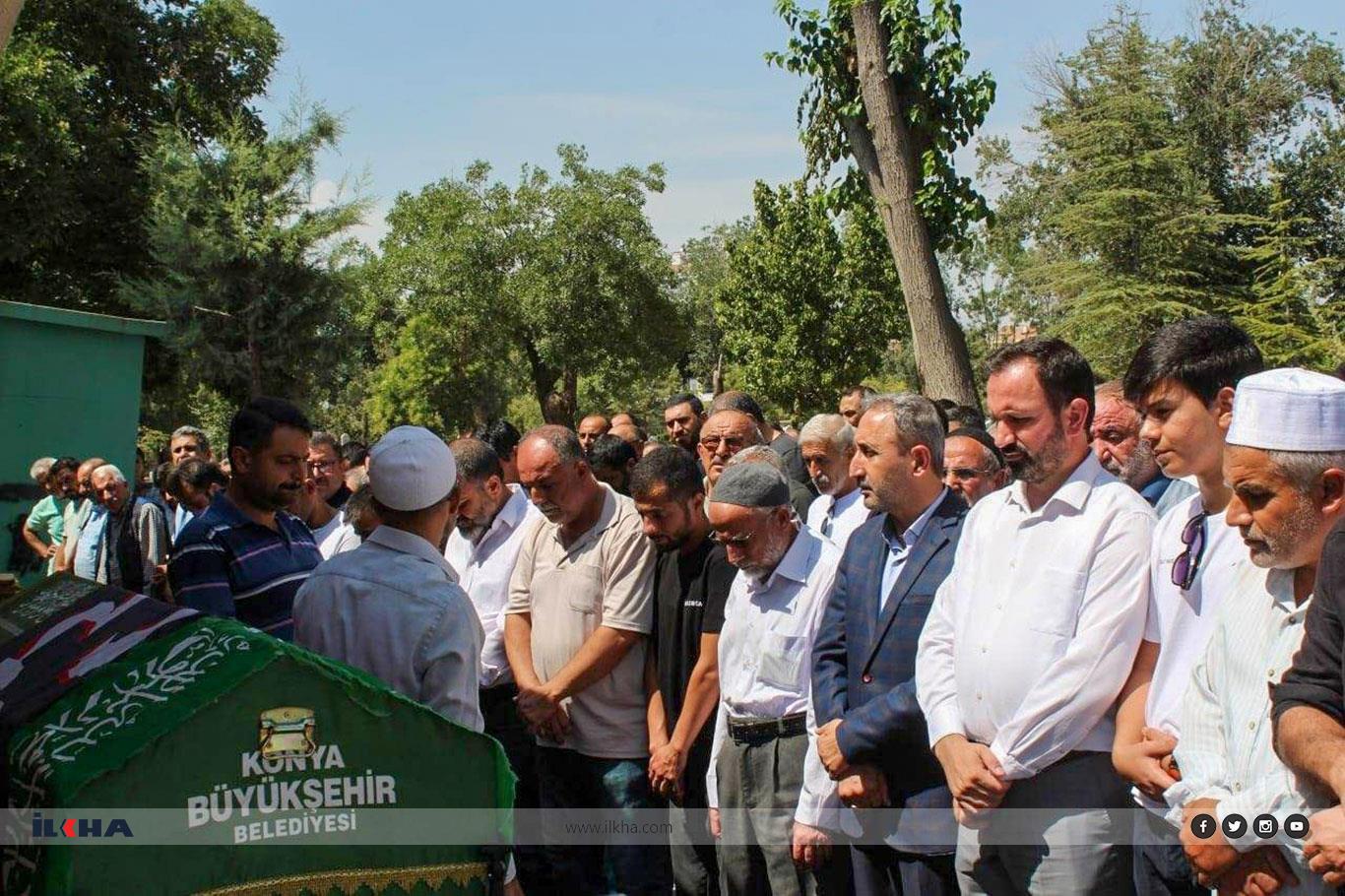 HÜDA PAR Genel Sekreteri Demir, Özelçi'nin cenaze merasimine katıldı HÜDA PAR Genel Sekreteri Demir, Özelçi'nin cenaze merasimine katıldı