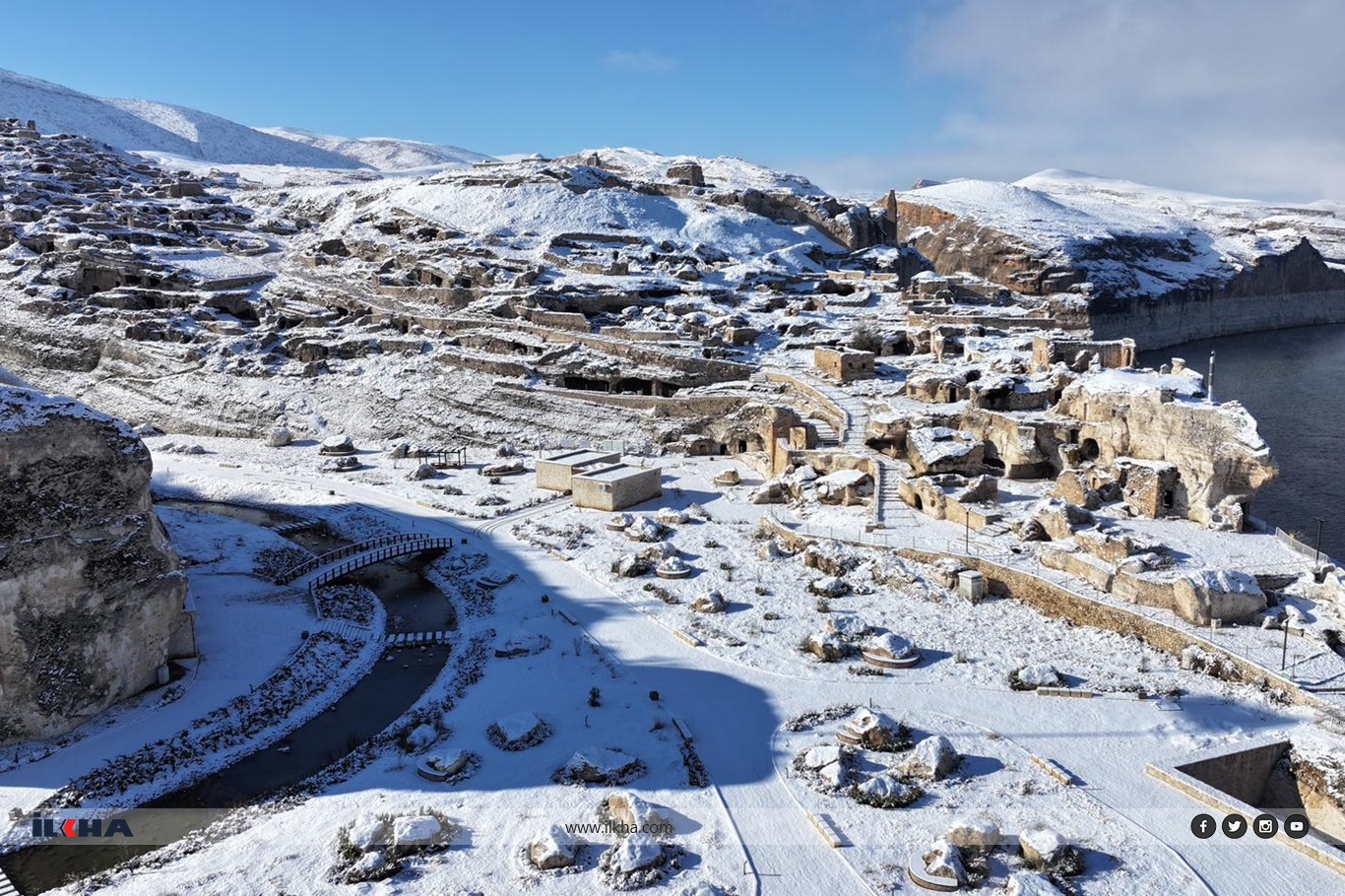 Kar yağışı sonrası Hasankeyf'te kartpostallık manzaralar oluştu