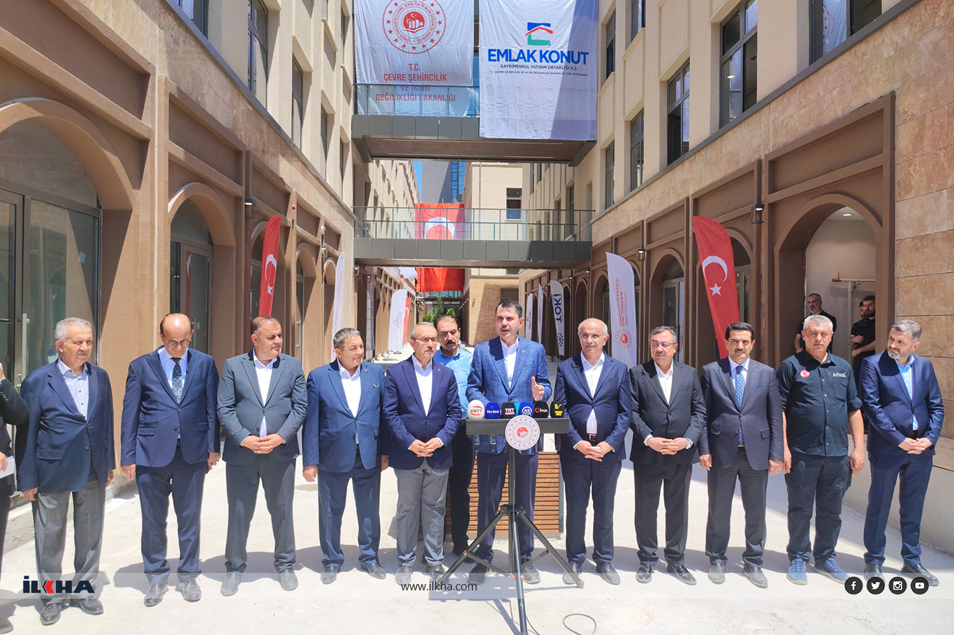 Bakan Kurum: 300 bininci konutun anahtarı Malatya'da teslim edilecek Bakan Kurum: 300 bininci konutun anahtarı Malatya'da teslim edilecek