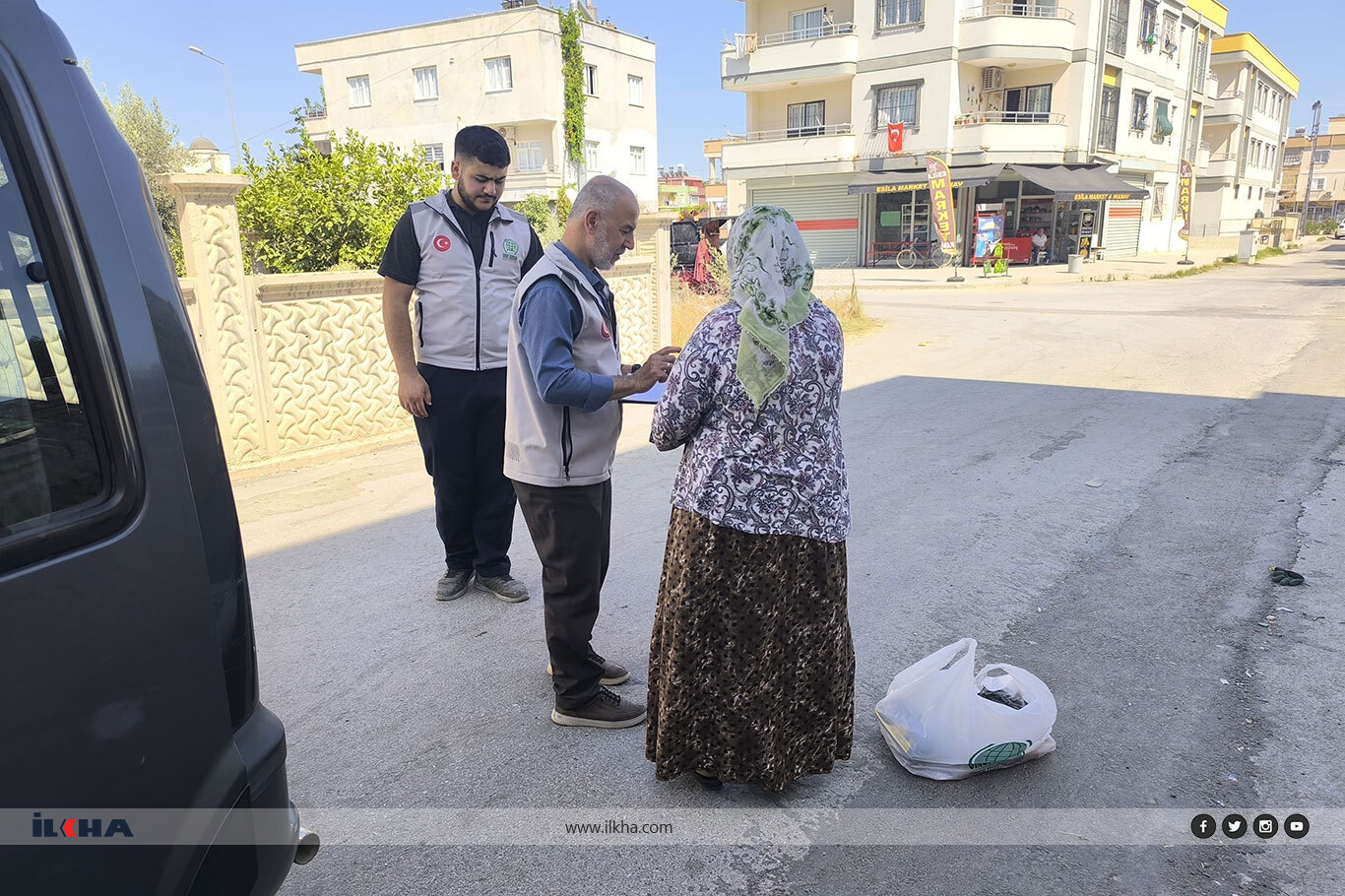 Tarsus Umut Kervanı'ndan ihtiyaç sahibi ailelere gıda yardımı Tarsus Umut Kervanı'ndan ihtiyaç sahibi ailelere gıda yardımı