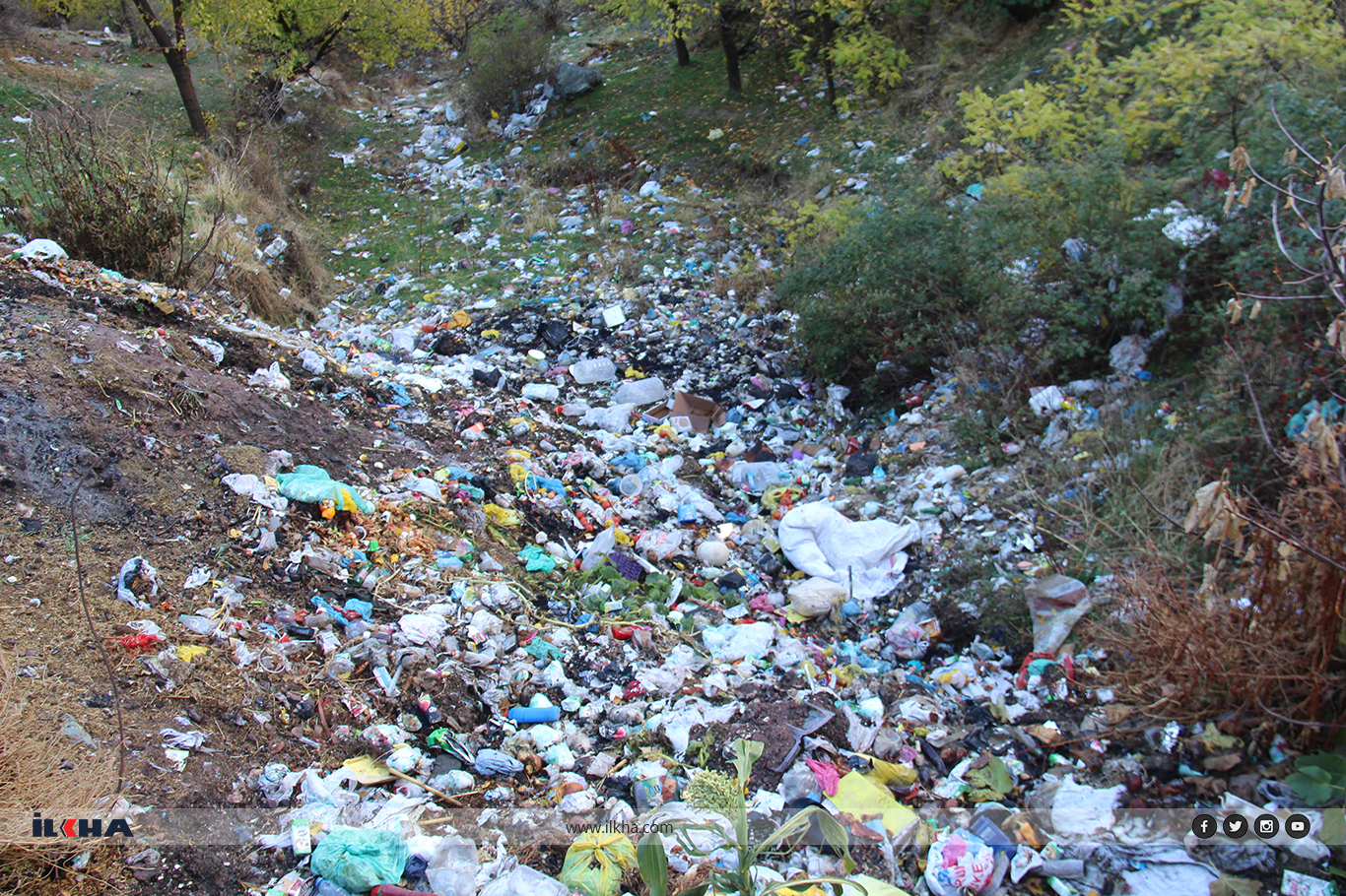 Çüngüş'ün bu mahallesinde su ve yol yok, çocuklar 2 yıldır okula gidemiyor