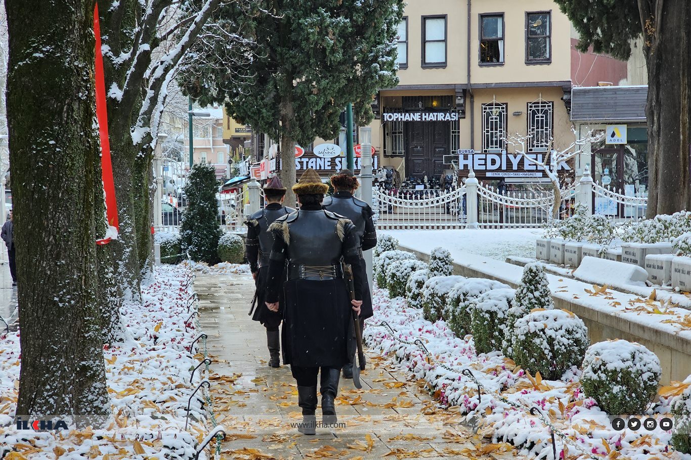 Kar yağışı Bursa’ya kartpostallık görüntüler sundu