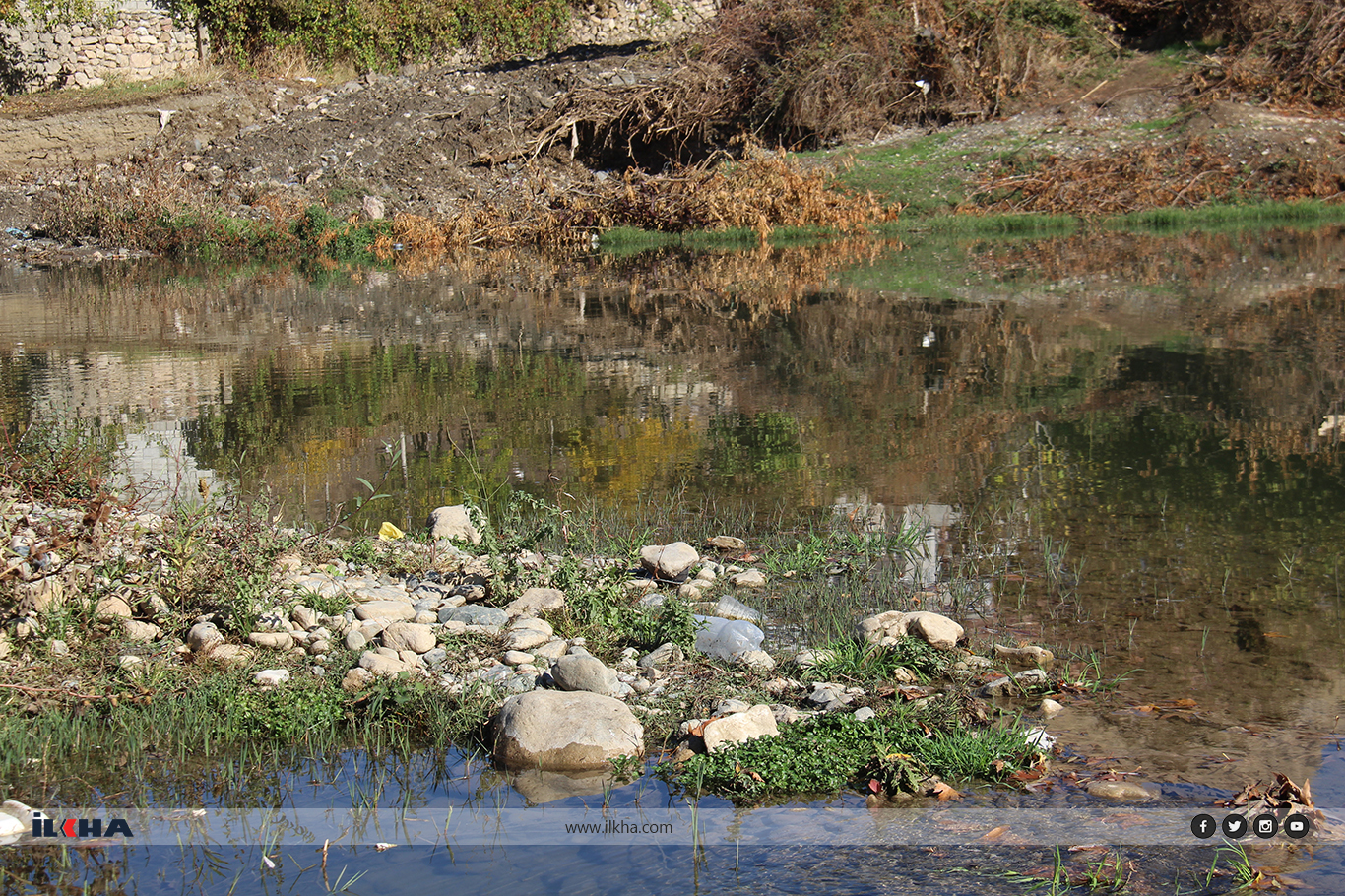Çermikliler: Yıllarca ilçenin su kaynağı olan sinek çayı şimdi çevreye hastalık yayıyor
