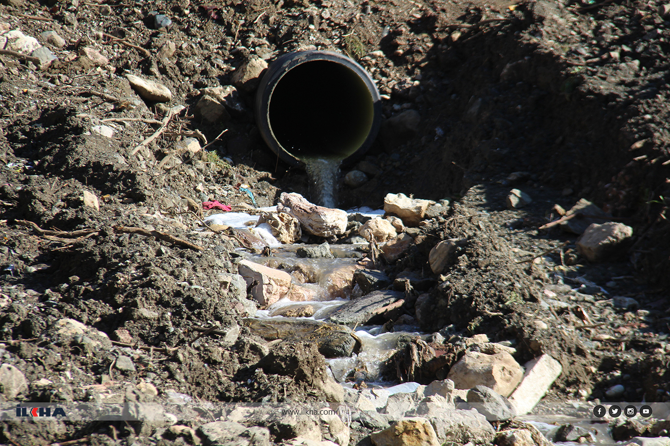 Çermikliler: Yıllarca ilçenin su kaynağı olan sinek çayı şimdi çevreye hastalık yayıyor