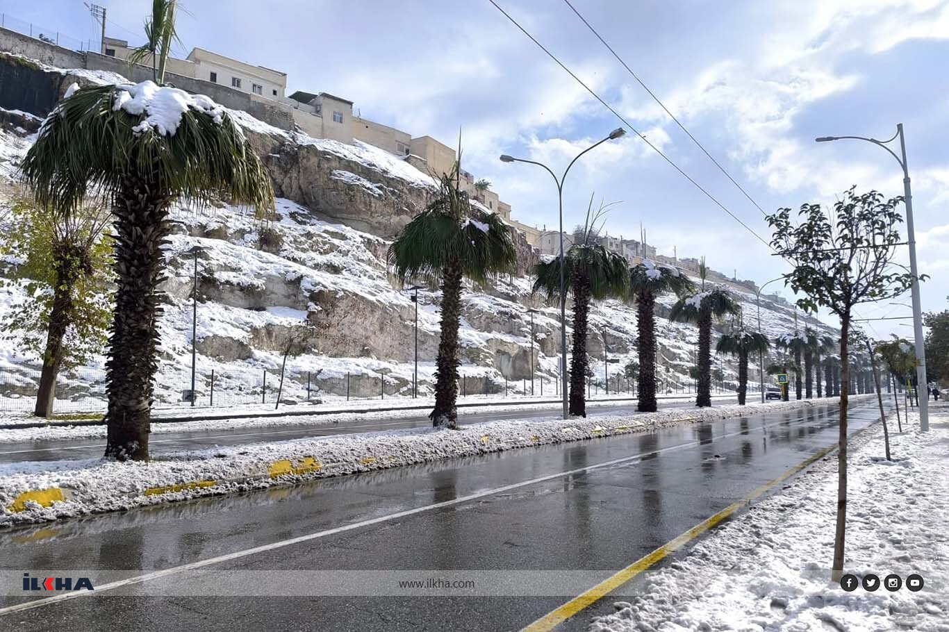 Şanlıurfa beyaza büründü: Kar, tarihi evlerin dam boyuna ulaştı