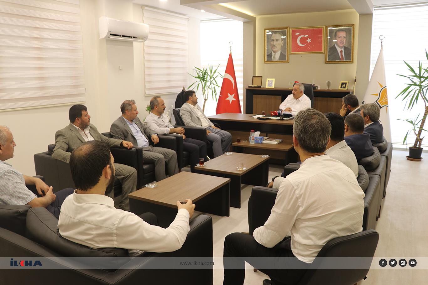 HÜDA PAR’dan AK Parti’ye hayırlı olsun ziyareti HÜDA PAR’dan AK Parti’ye hayırlı olsun ziyareti