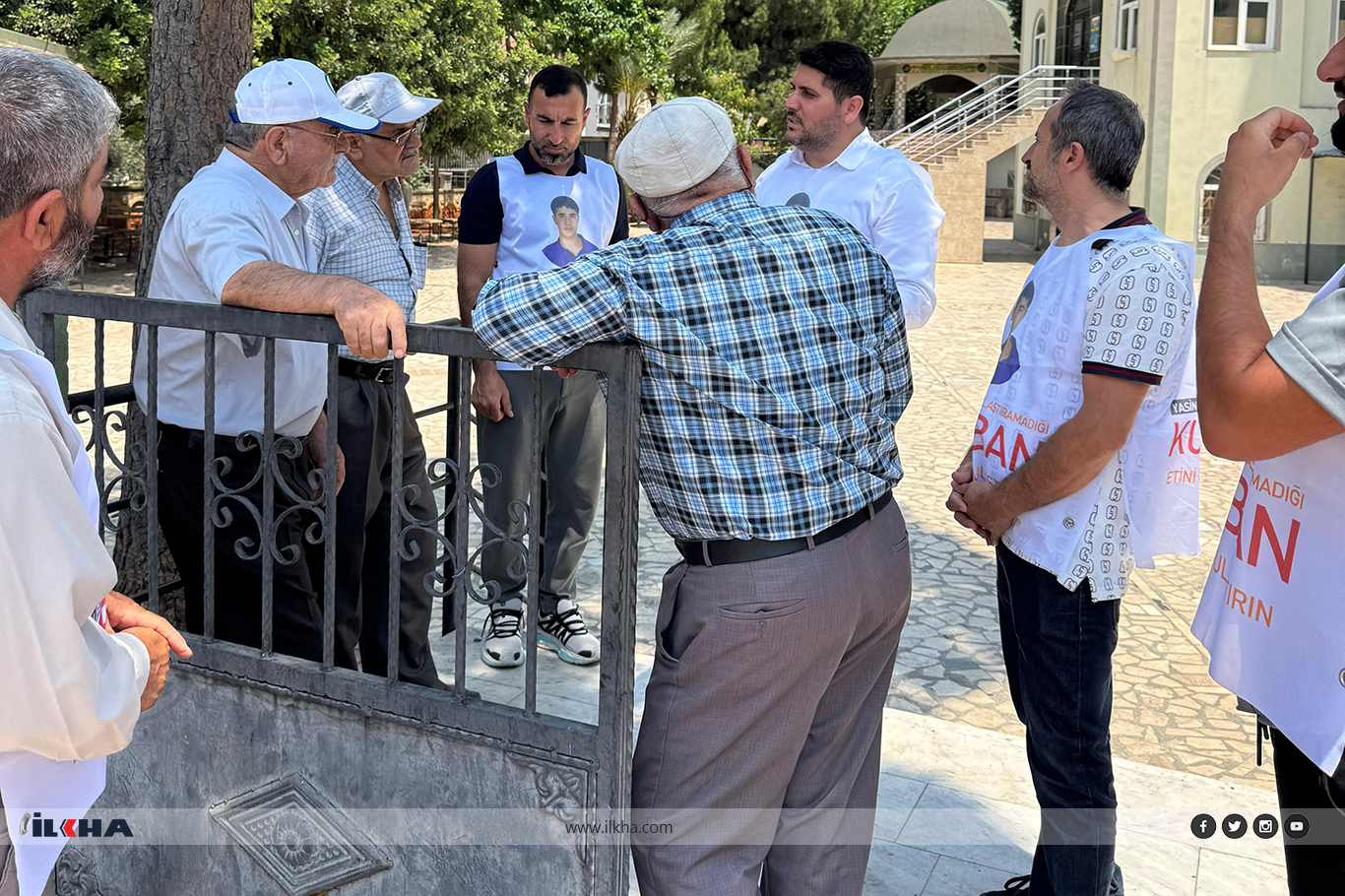 Antalya'da Yasin Börü ve arkadaşlarının anısına muhtaç ailelere kurban eti dağıtıldı Antalya'da Yasin Börü ve arkadaşlarının anısına muhtaç ailelere kurban eti dağıtıldı