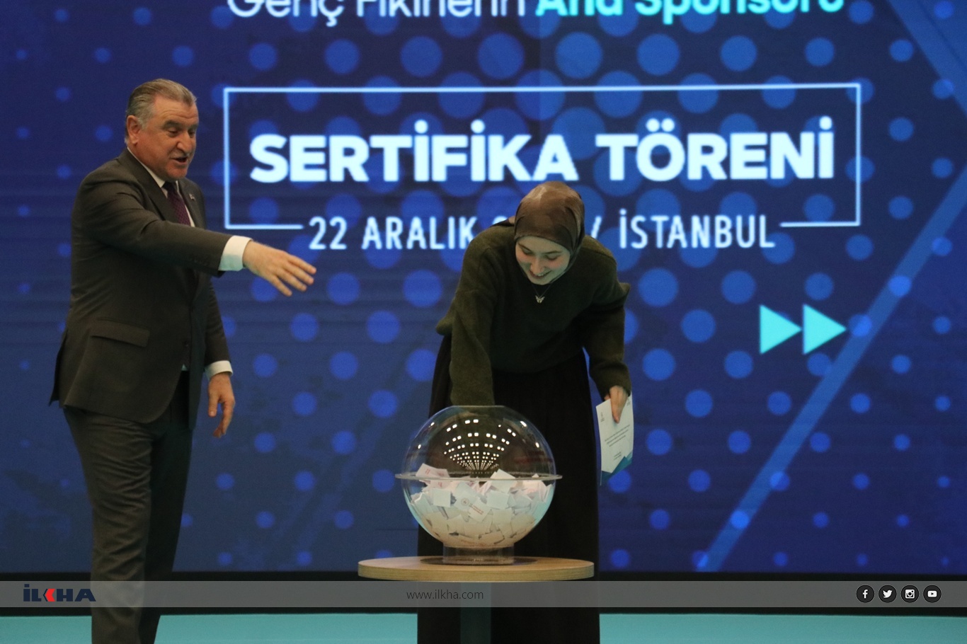 Gençlik ve Spor Bakanı Bak, ÜNİDES programında konuştu