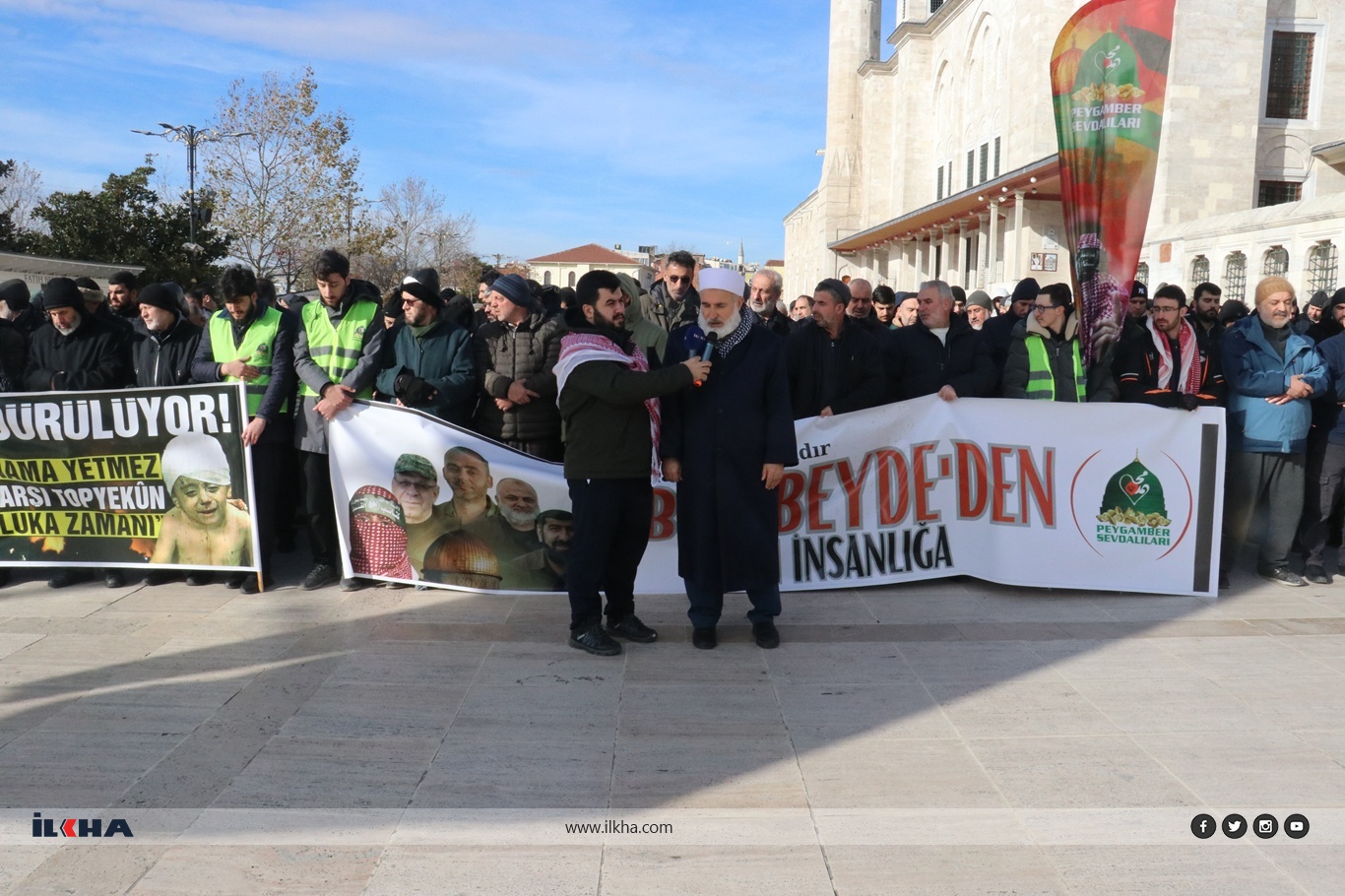 Direnişinin şehid liderleri için gıyabi cenaze namazı