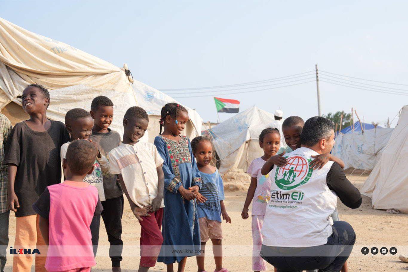 Avrupa Yetim Eli'nden Sudan'da binlerce kişiye sıcak yemek ikramı