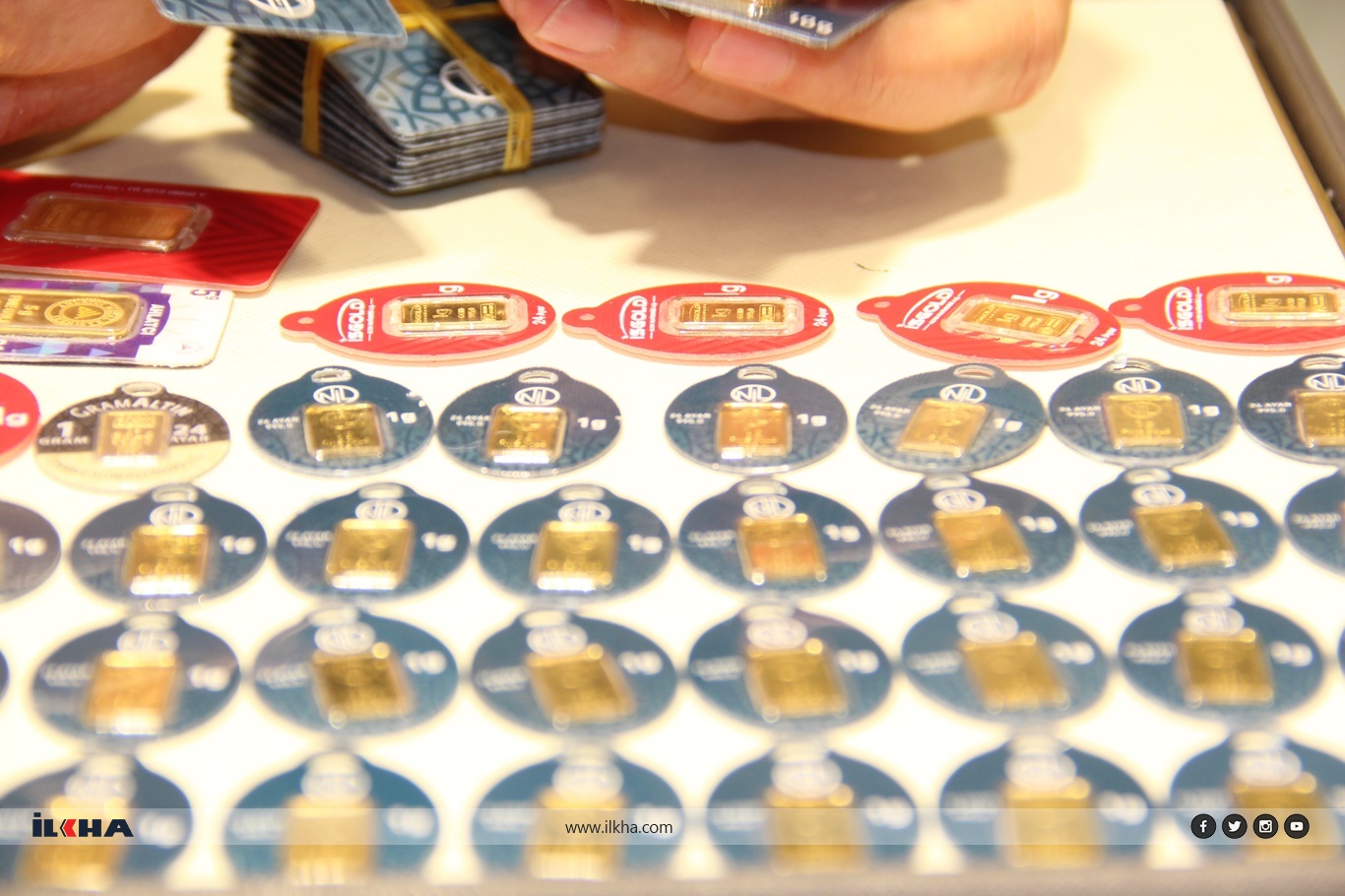 Kuyumculardan altın analizi: 2025 rekorla geçti, 2026 için spekülasyon uyarısı!