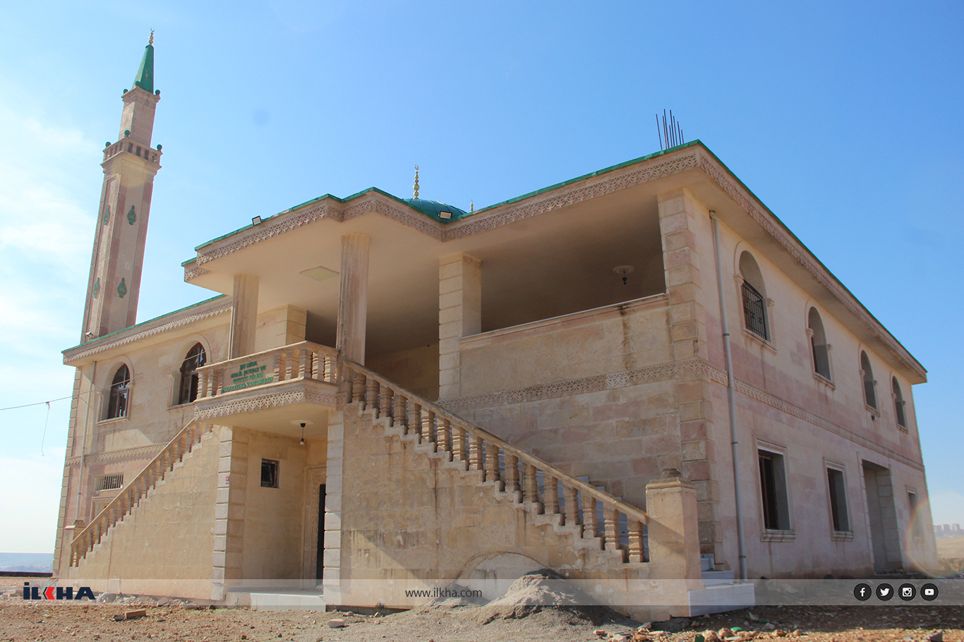 Şeyh Muhammed Dejdal Camii'nin ibadete açılmaması bağımlıların iştahını kabartıyor