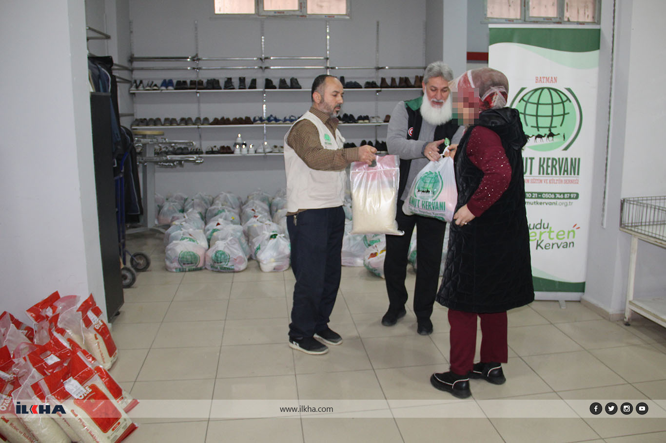 Umut Kervanı'ndan Batman'da yüzlerce muhtaç aileye gıda yardımı