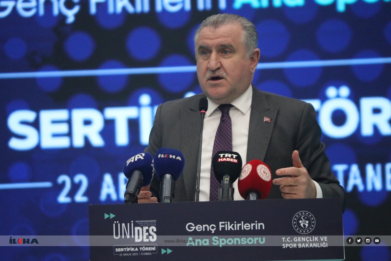 Gençlik ve Spor Bakanı Bak, ÜNİDES programında konuştu