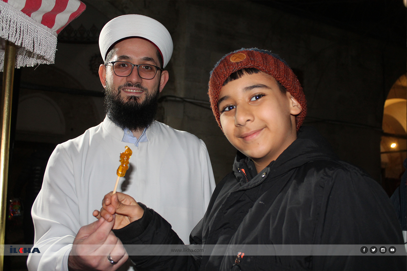 Valide-i Atik Camii, Ramazan ayında çocuk sesleriyle şenleniyor Valide-i Atik Camii, Ramazan ayında çocuk sesleriyle şenleniyor