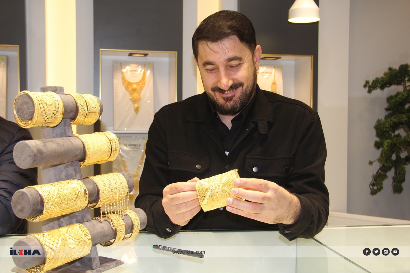 Kuyumculardan altın analizi: 2025 rekorla geçti, 2026 için spekülasyon uyarısı!