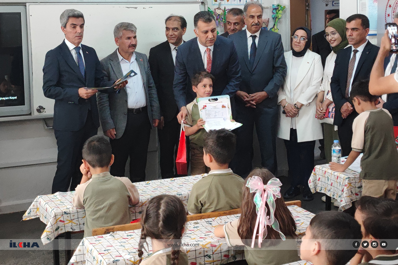 Malatya'daki karne dağıtım töreninde Gazze hassasiyeti Malatya'daki karne dağıtım töreninde Gazze hassasiyeti
