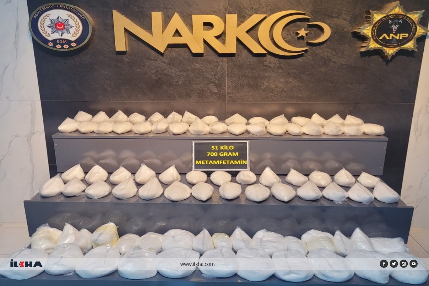 Ağrı'da yaklaşık 52 kilogram uyuşturucu ele geçirildi, 5 kişi tutuklandı Ağrı'da yaklaşık 52 kilogram uyuşturucu ele geçirildi, 5 kişi tutuklandı