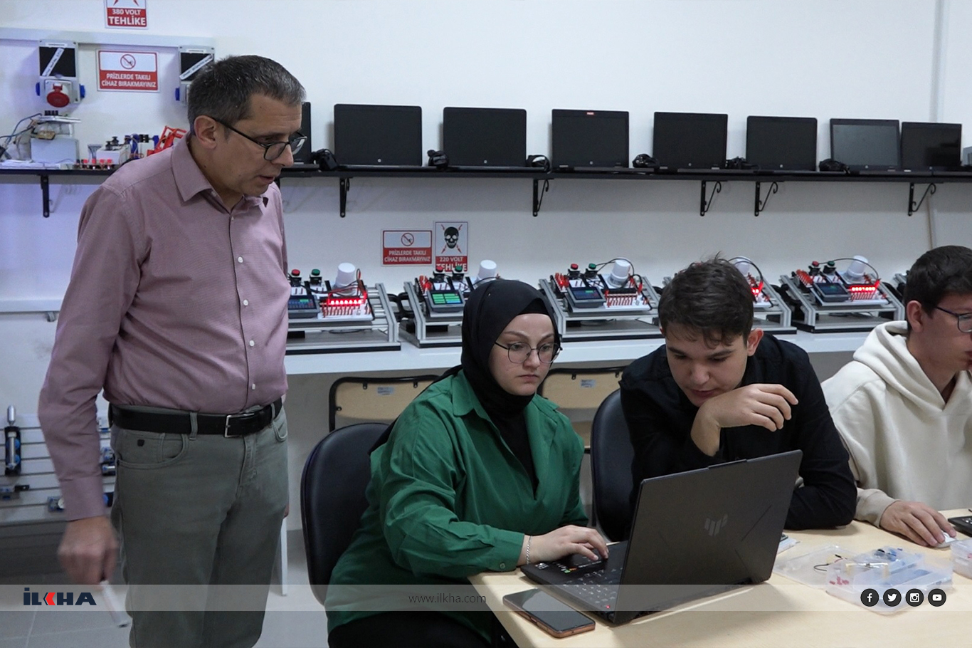 Meslek Yüksekokulu mezunlarının istihdam oranı yüzde 92'ye ulaştı