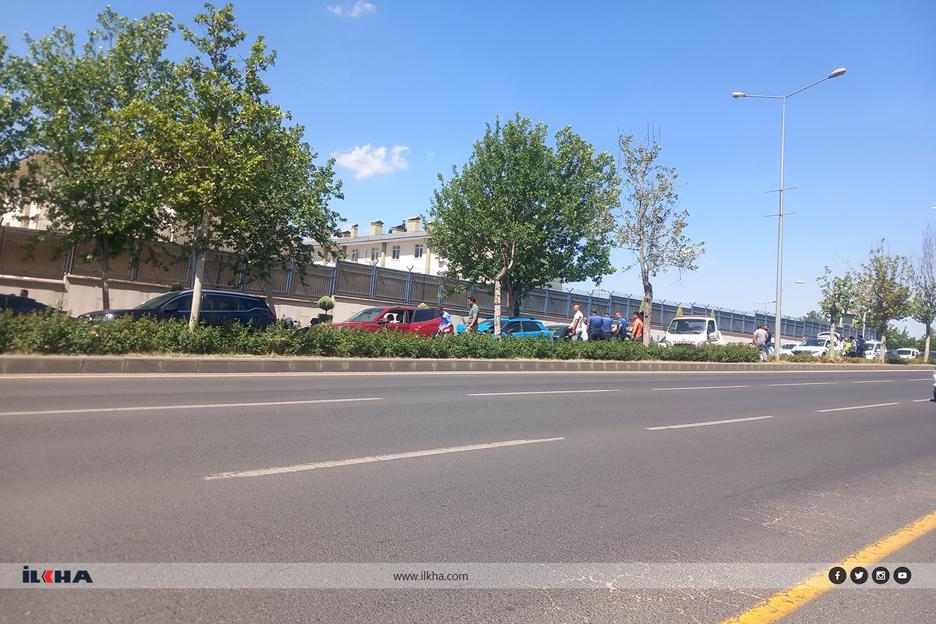 Diyarbakır'da zincirleme trafik kazası: 6 yaralı Diyarbakır'da zincirleme trafik kazası: 6 yaralı