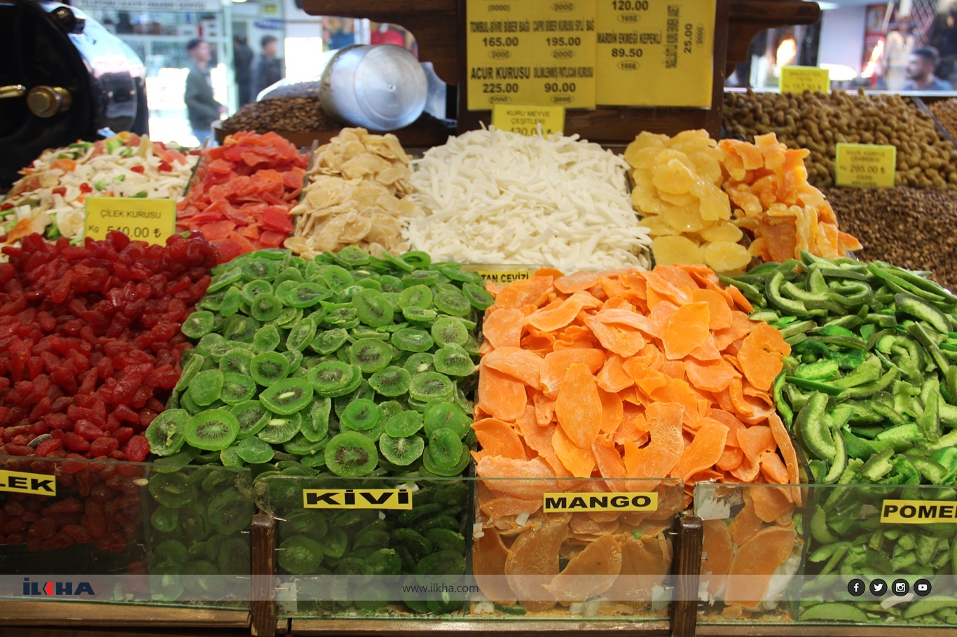 Aktarlarda tropikal kuru meyvelere yoğun ilgi