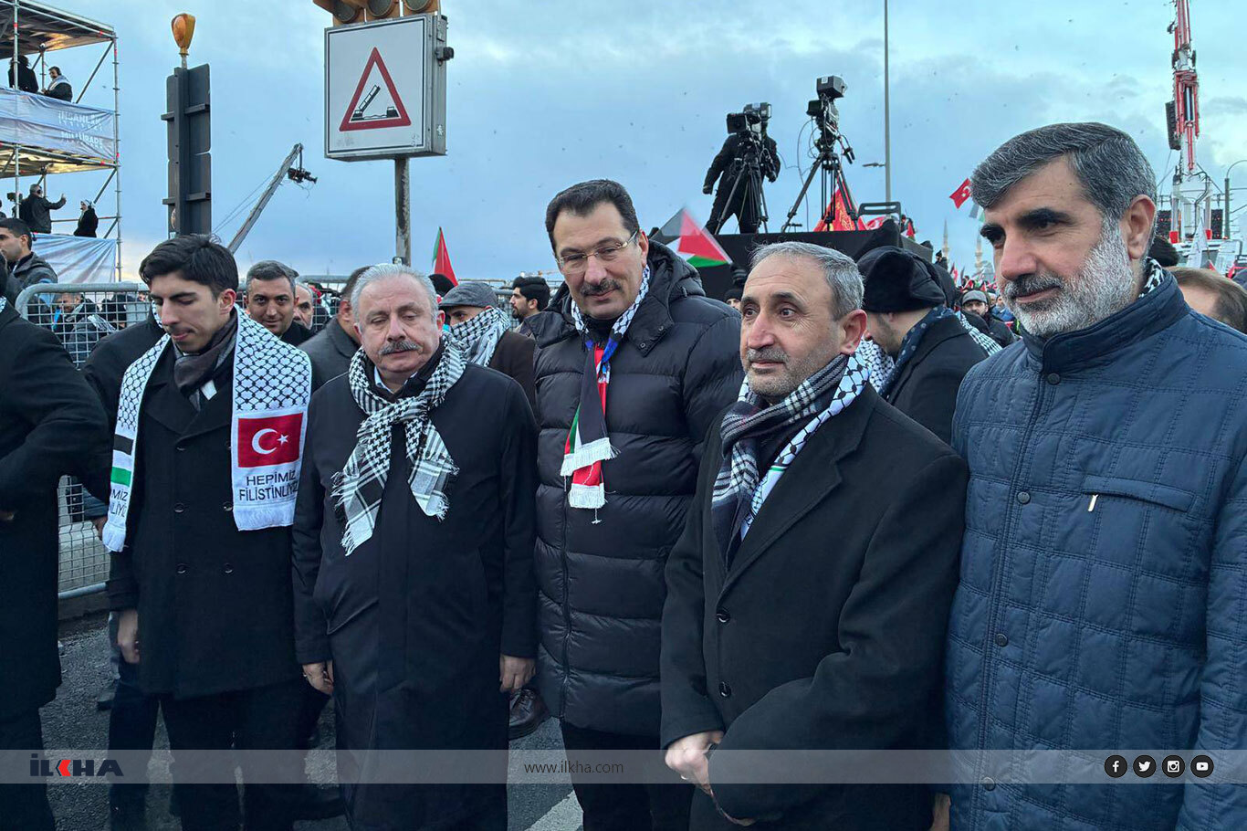 HÜDA PAR Genel Başkan Vekili Demir, Galata’daki Gazze yürüyüşüne katıldı