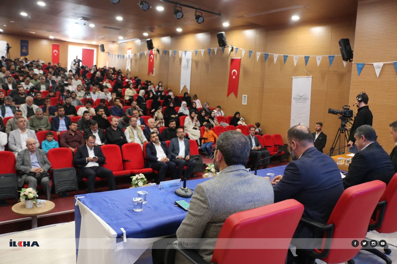Akademisyen Dr. Tekdal: Namaz sabra kaynaklık eder Akademisyen Dr. Tekdal: Namaz sabra kaynaklık eder
