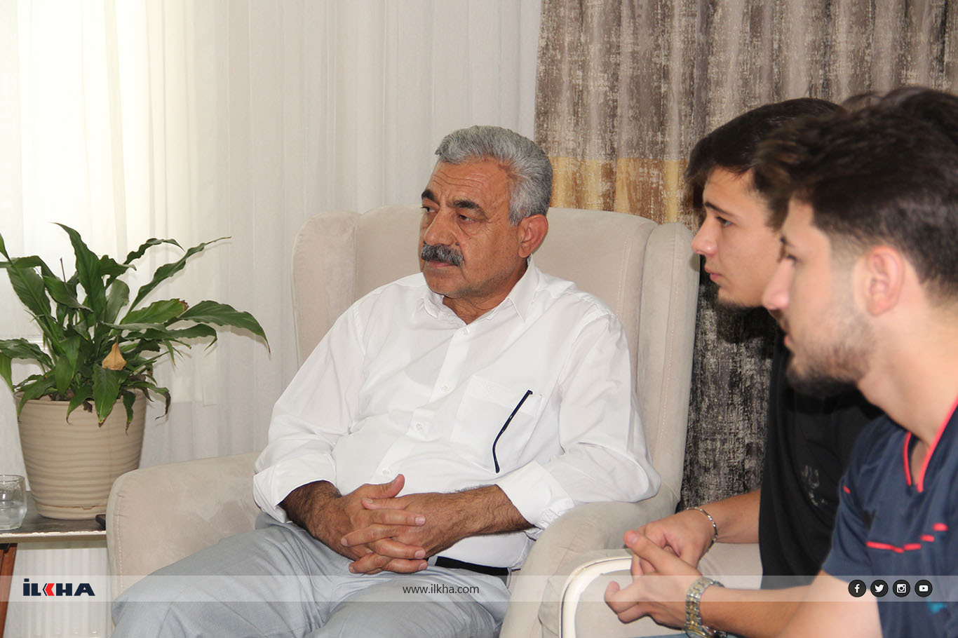HÜDA PAR'dan oğlunu uyuşturucuya kurban veren acılı anneye ziyaret HÜDA PAR'dan oğlunu uyuşturucuya kurban veren acılı anneye ziyaret