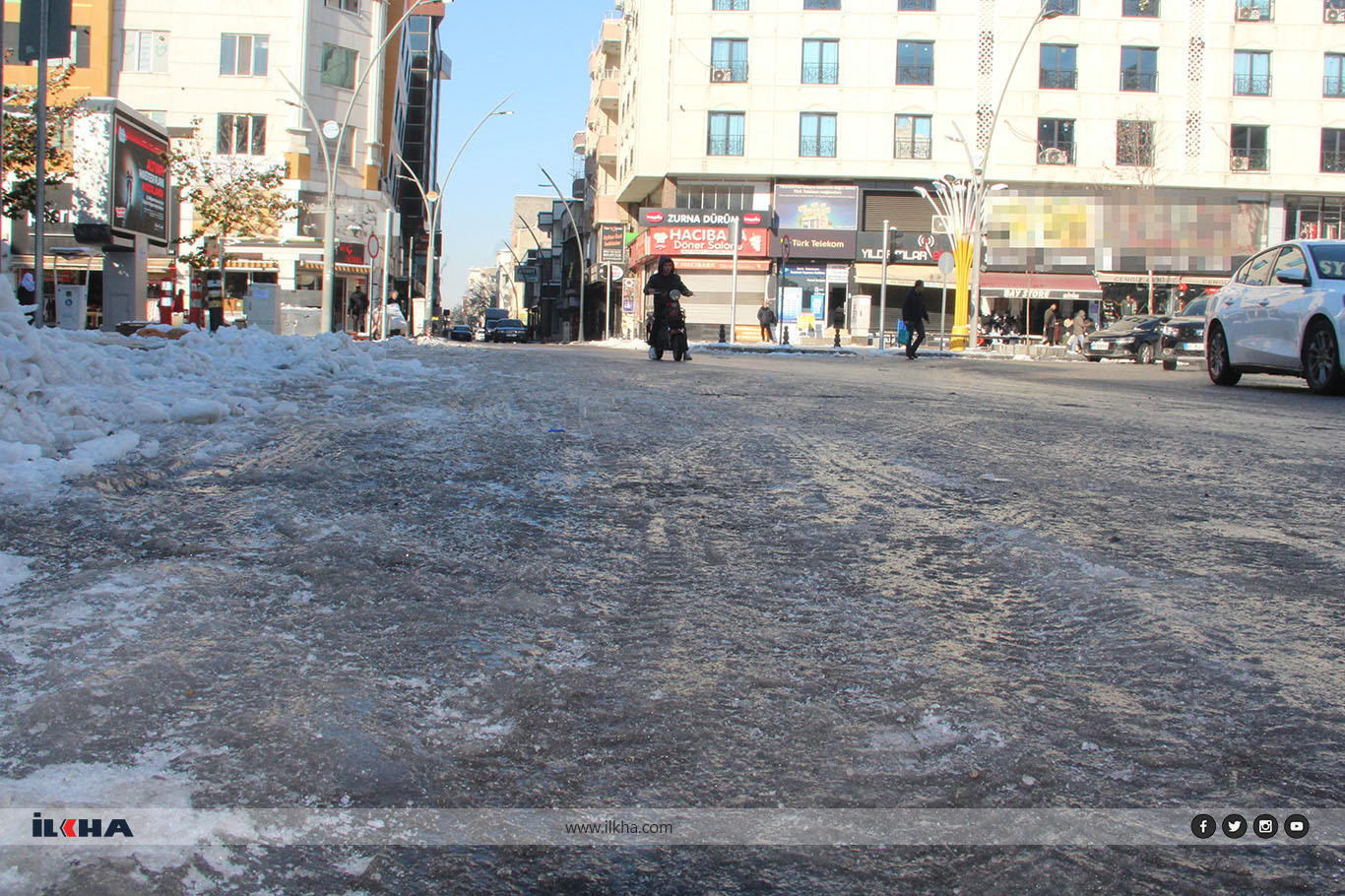 Batman'da kar sonrası cadde ve sokaklar buz pistine döndü