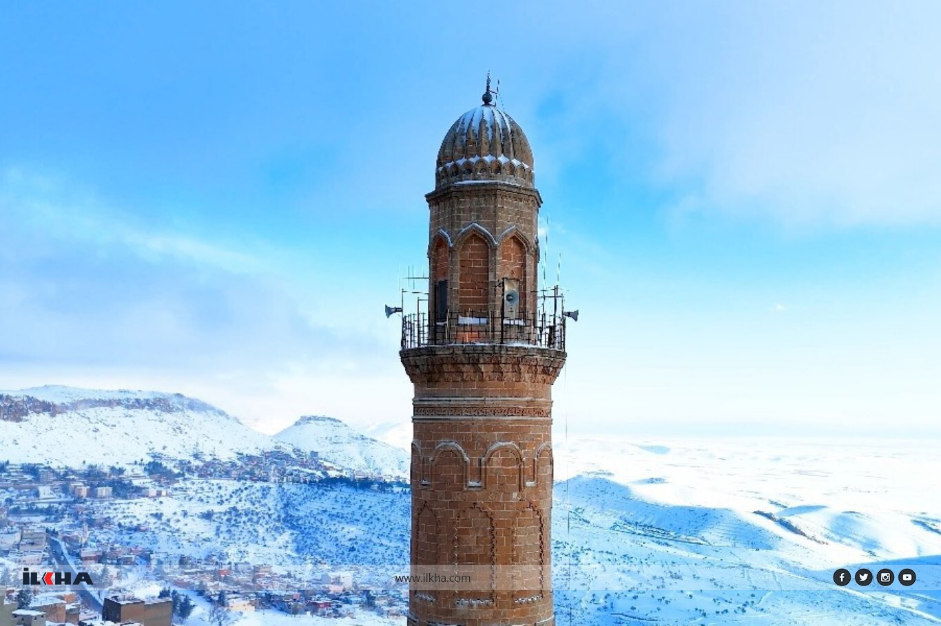 Beyaza bürünen tarihi kent Mardin havadan görüntülendi