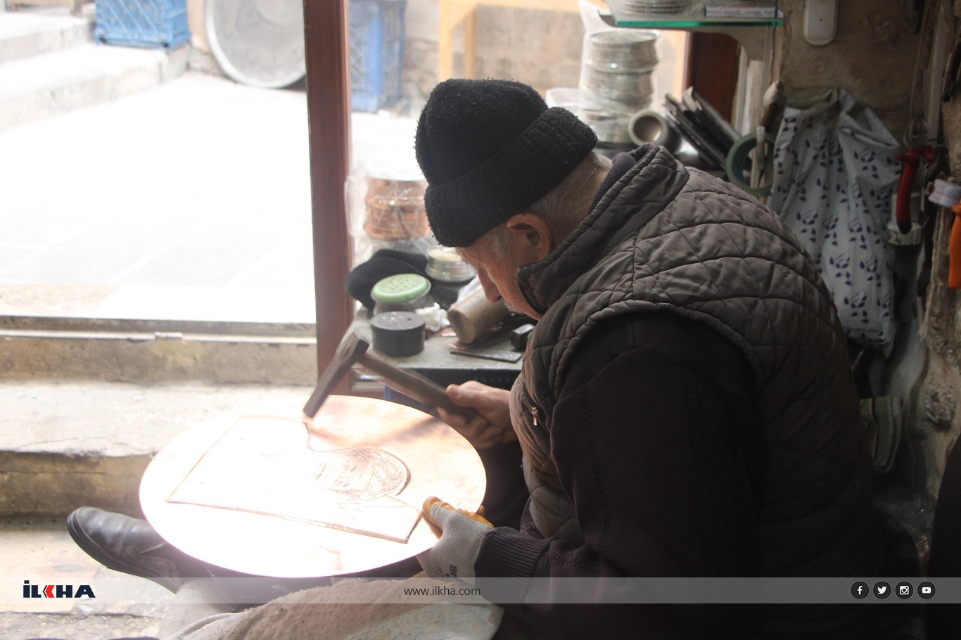 60 yıldır bakıra şekil veren Nihat Usta: İşin ustası olmak için uzun yılların ömürden gitmesi lazım