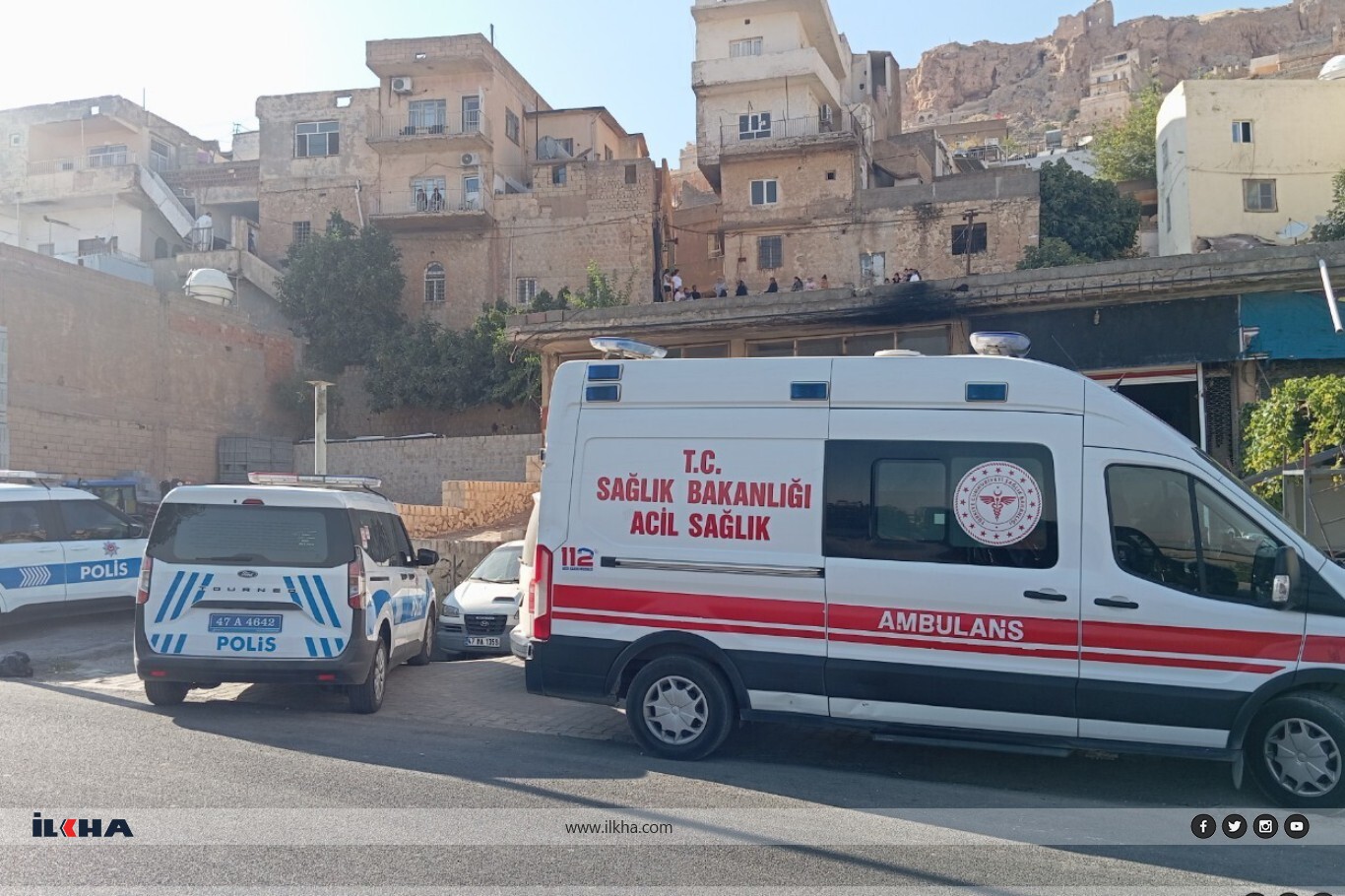 Mardin’de evlerinde ölü bulunan 3 kadın defnedildi Mardin’de evlerinde ölü bulunan 3 kadın defnedildi