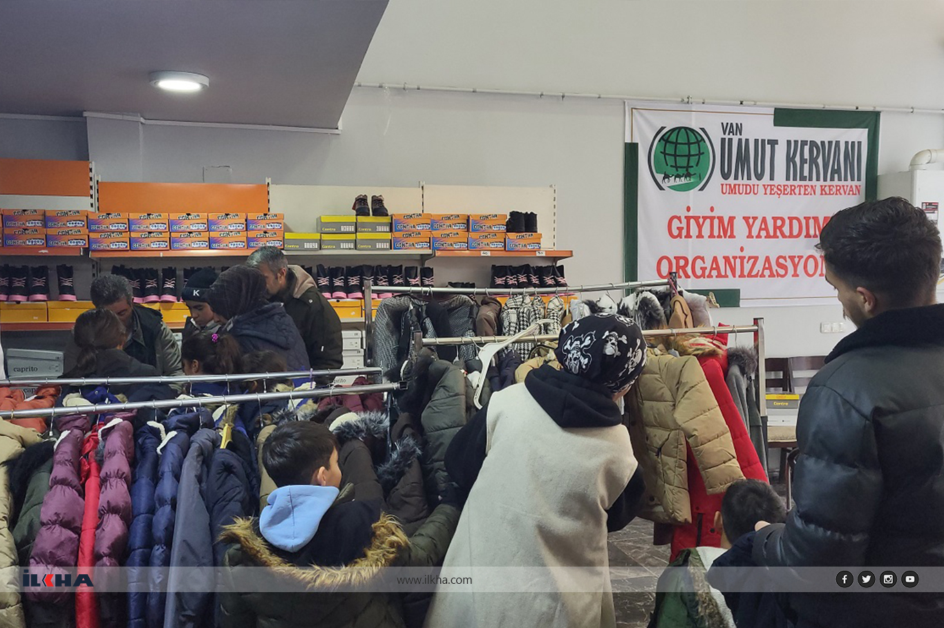 Umut Kervanı’ndan Van’da ihtiyaç sahiplerine kışlık giyim yardımı