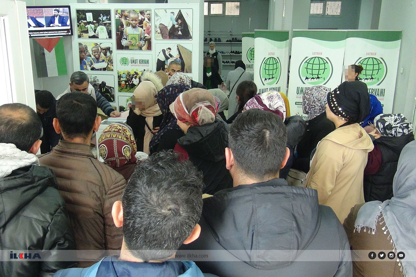 Umut Kervanı'ndan Batman'da yüzlerce muhtaç aileye gıda yardımı