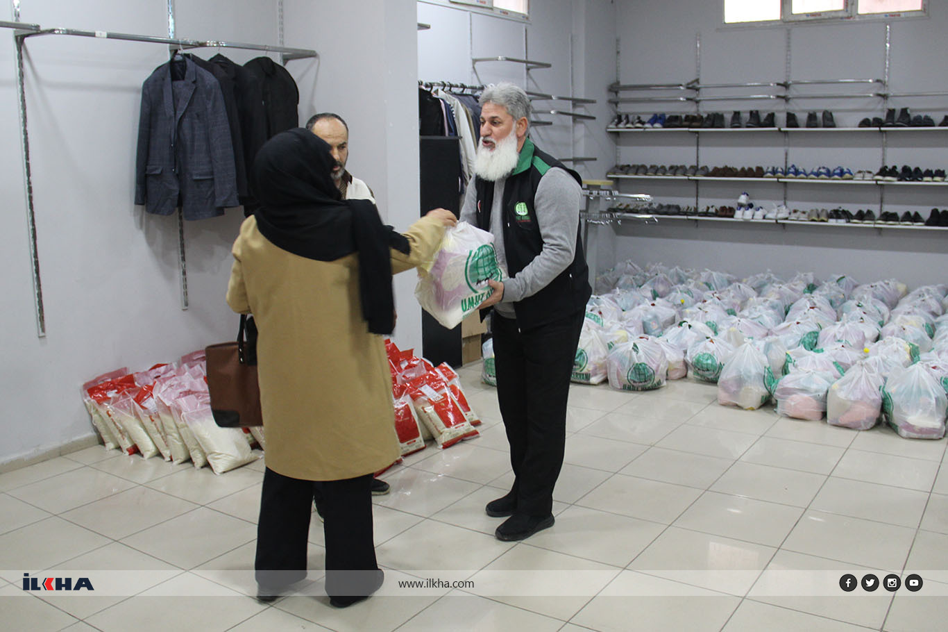 Umut Kervanı'ndan Batman'da yüzlerce muhtaç aileye gıda yardımı