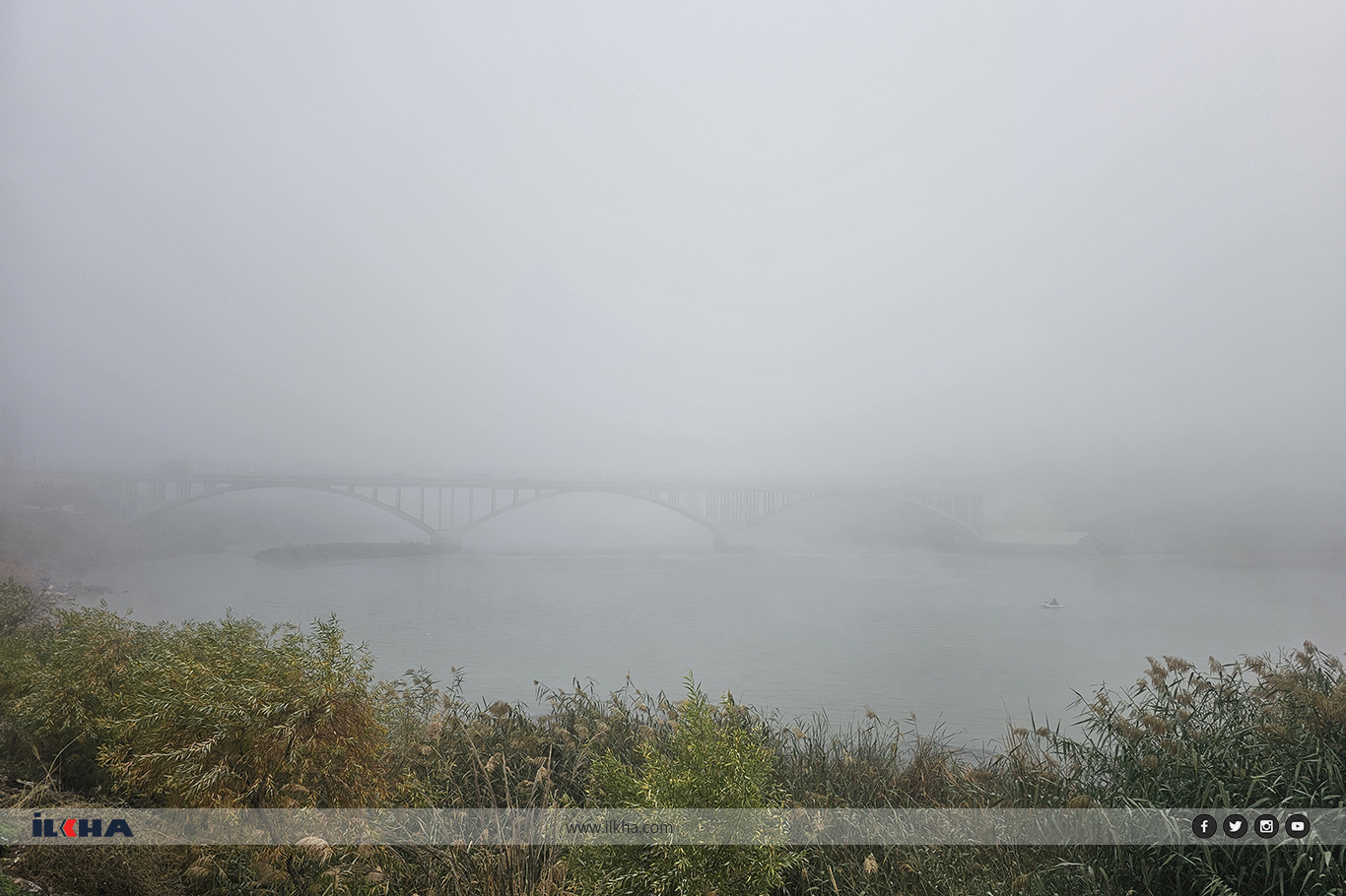 Şırnak'ın Cizre ilçesi güne yoğun sisle uyandı