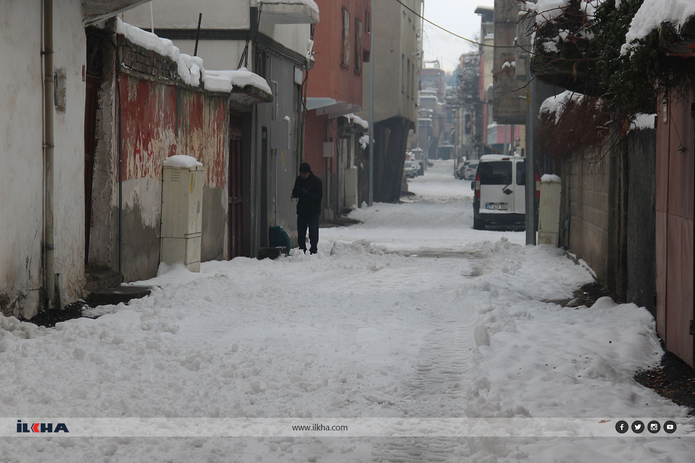 Batman'da mahalle araları kardan geçilmiyor: Hayat durma noktasında