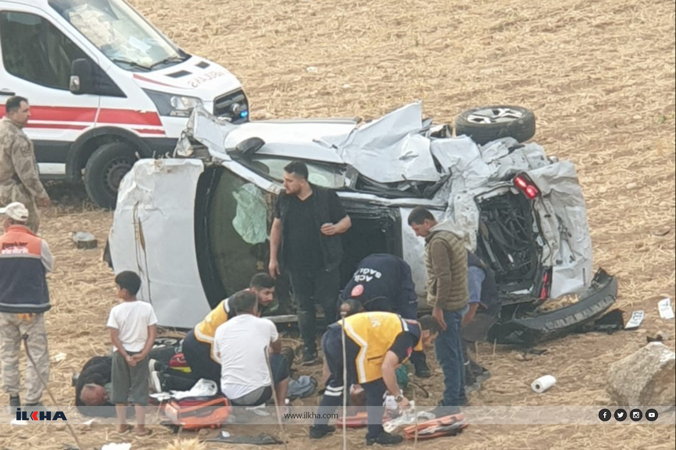 Diyarbakır'da kaza yapan otomobil hurdaya döndü: Bir ölü, 3 ağır yaralı Diyarbakır'da kaza yapan otomobil hurdaya döndü: Bir ölü, 3 ağır yaralı