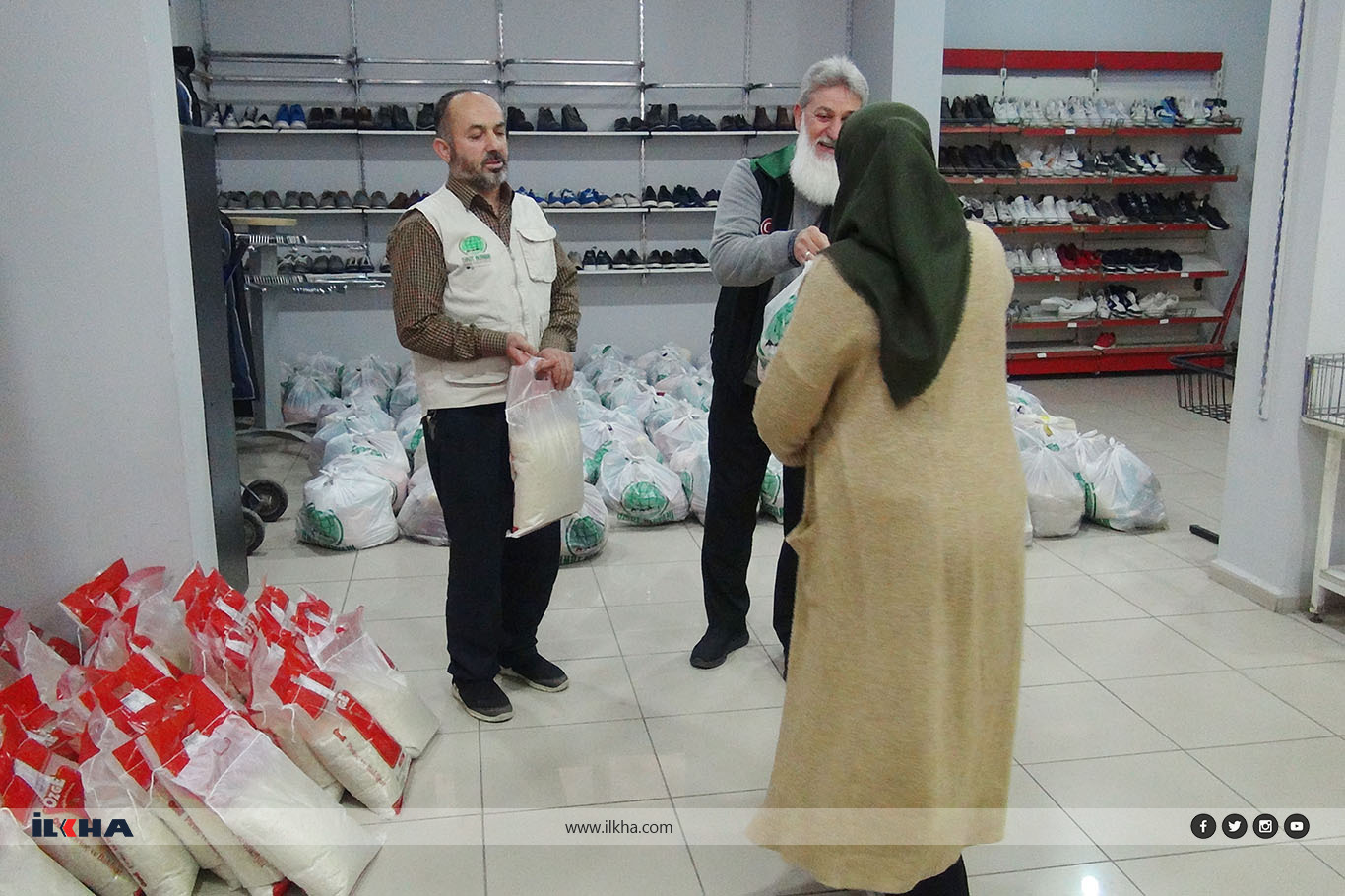 Umut Kervanı'ndan Batman'da yüzlerce muhtaç aileye gıda yardımı