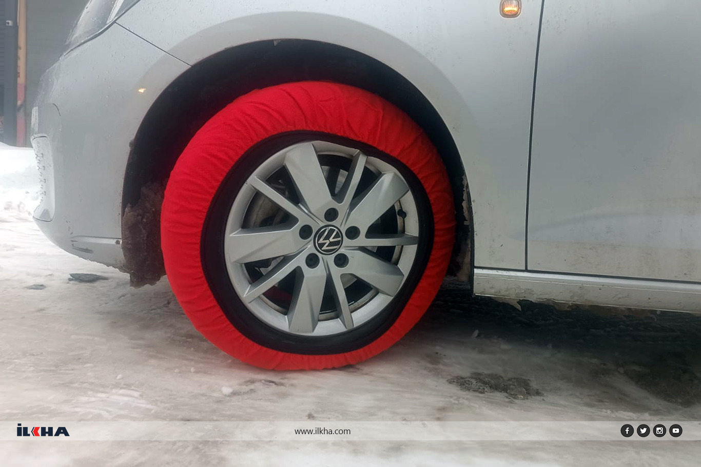 Yoğun kar yağışı sonrası lastikçilerde zincir kuyruğu oluştu