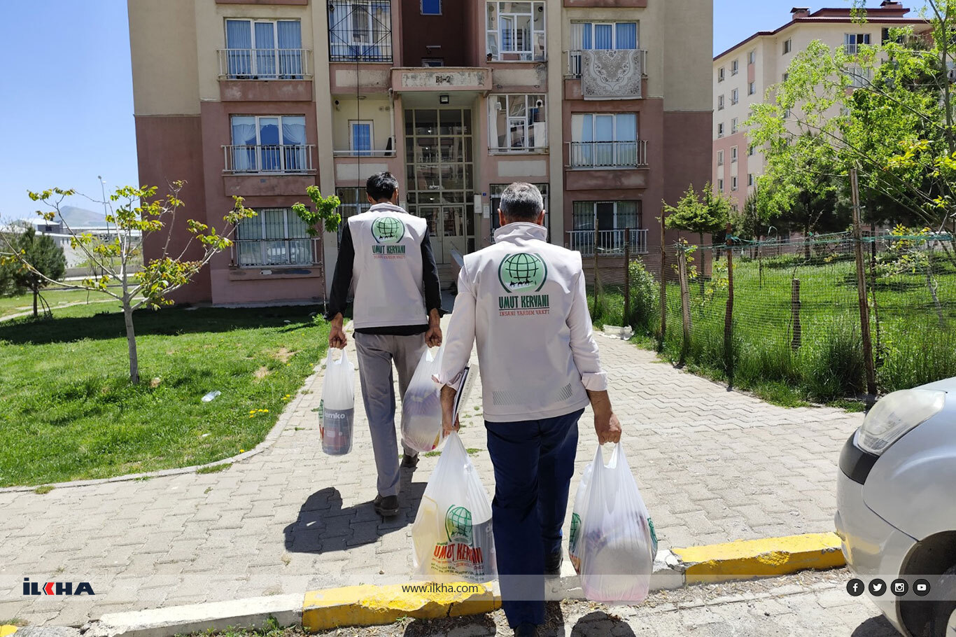 Umut Kervanı’ndan Bitlis'te bayram öncesi onlarca aileye gıda yardımı Umut Kervanı’ndan Bitlis'te bayram öncesi onlarca aileye gıda yardımı