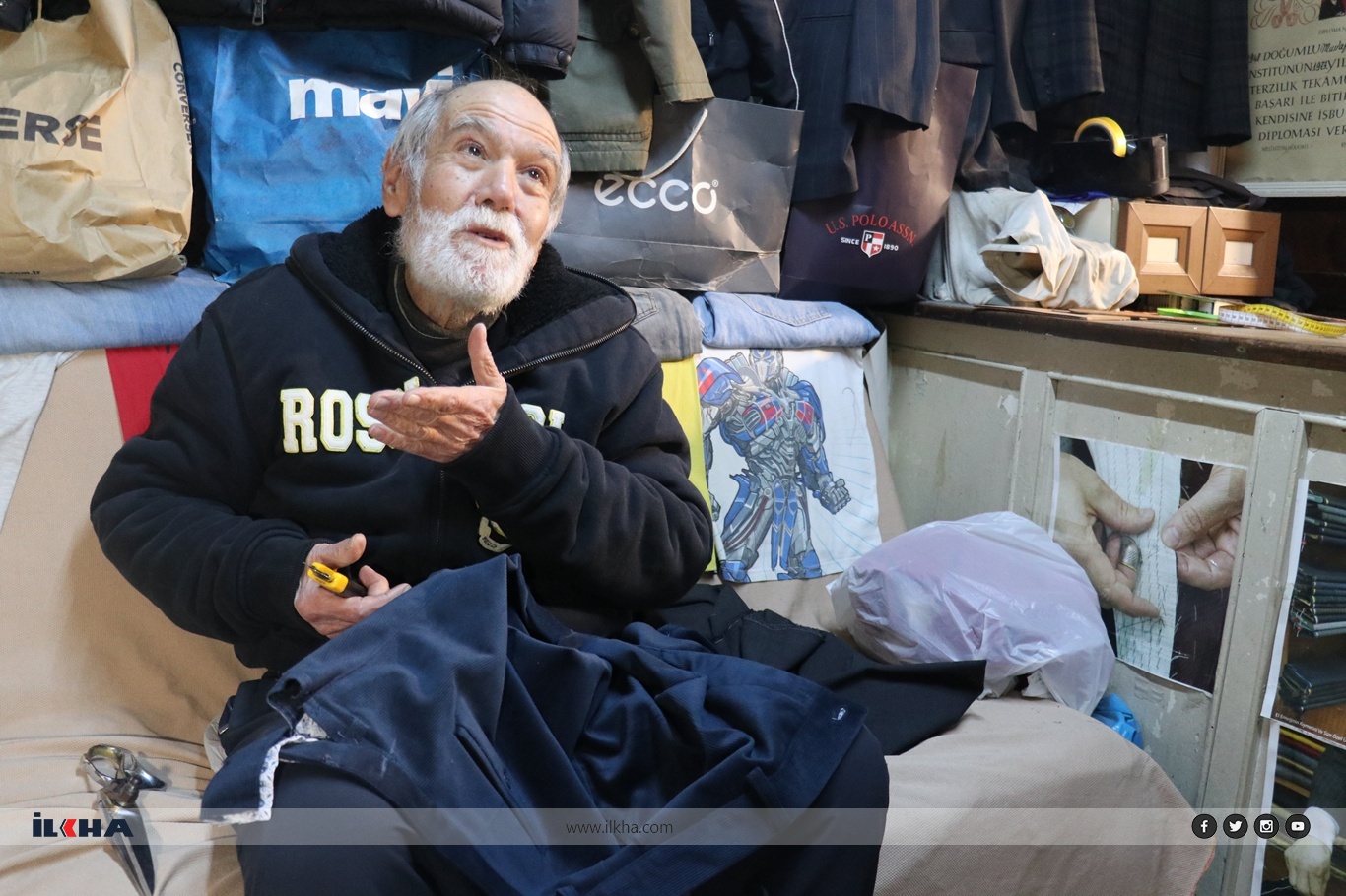 67 yıldır aynı yerde terzilik yapıyor