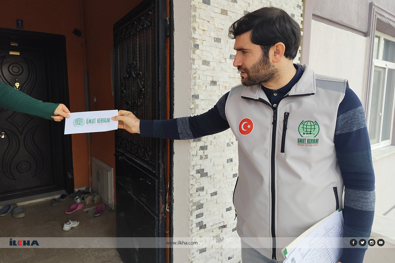 Konya Umut Kervanı’ndan Regaib Kandili’nde onlarca aileye alışveriş kartı desteği