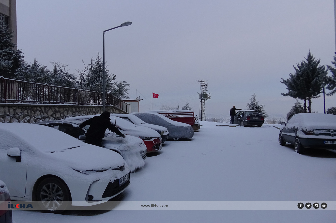 Malatya'da kış mevsiminin ilk kar yağışı: Sevinç ve mağduriyet bir arada 