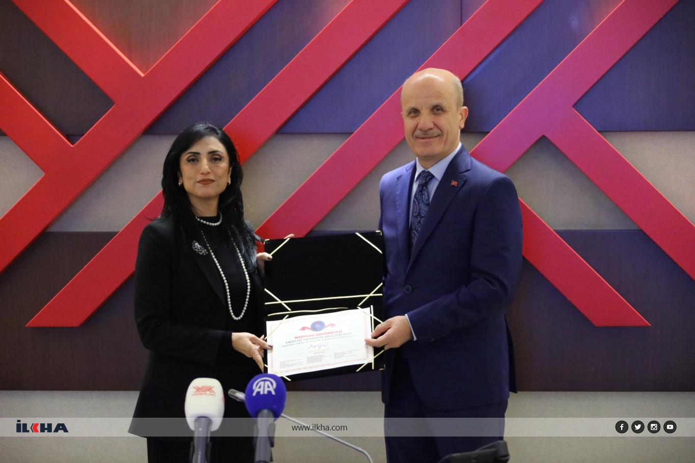 YÖK'ten “Engelsiz Üniversite”lere “Bayrak ve Nişan” ödülü