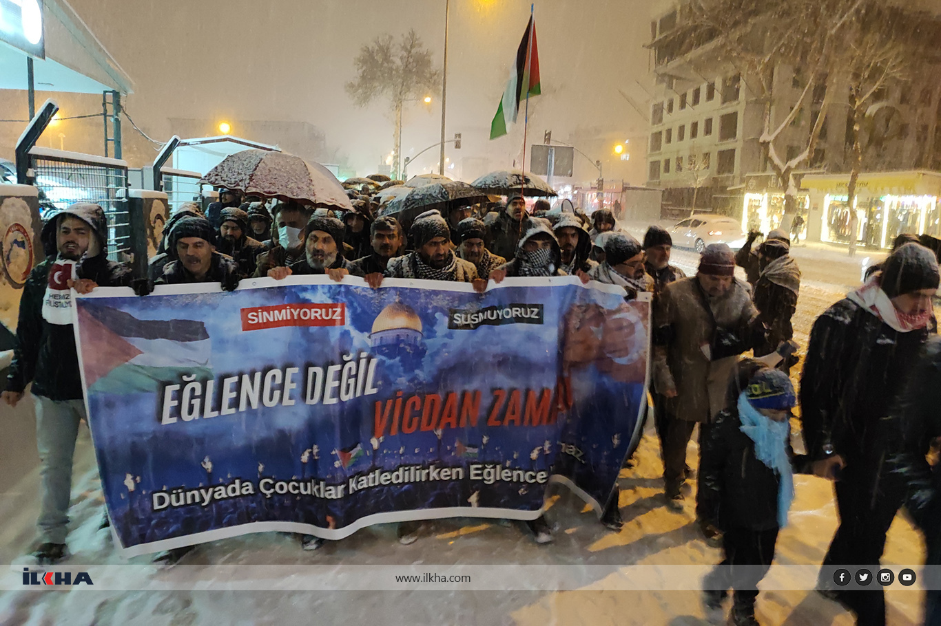 Malatya'da yoğun kar yağışı altında Gazze için "Eğlence değil, vicdan zamanı" yürüyüşü