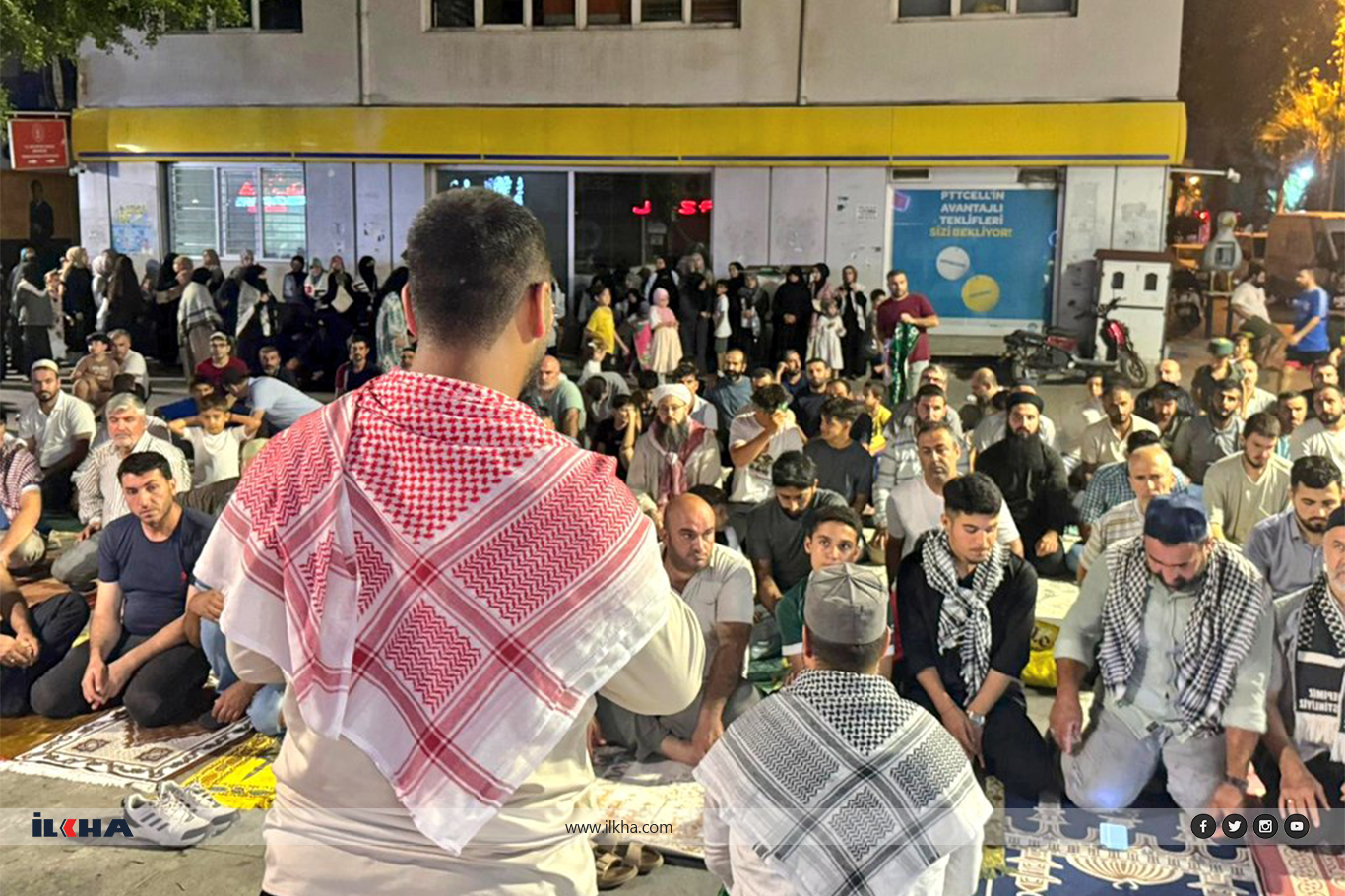 Tarsus’ta “Seccadeni Al Gel” etkinliğinde Gazze unutulmadı Tarsus’ta “Seccadeni Al Gel” etkinliğinde Gazze unutulmadı
