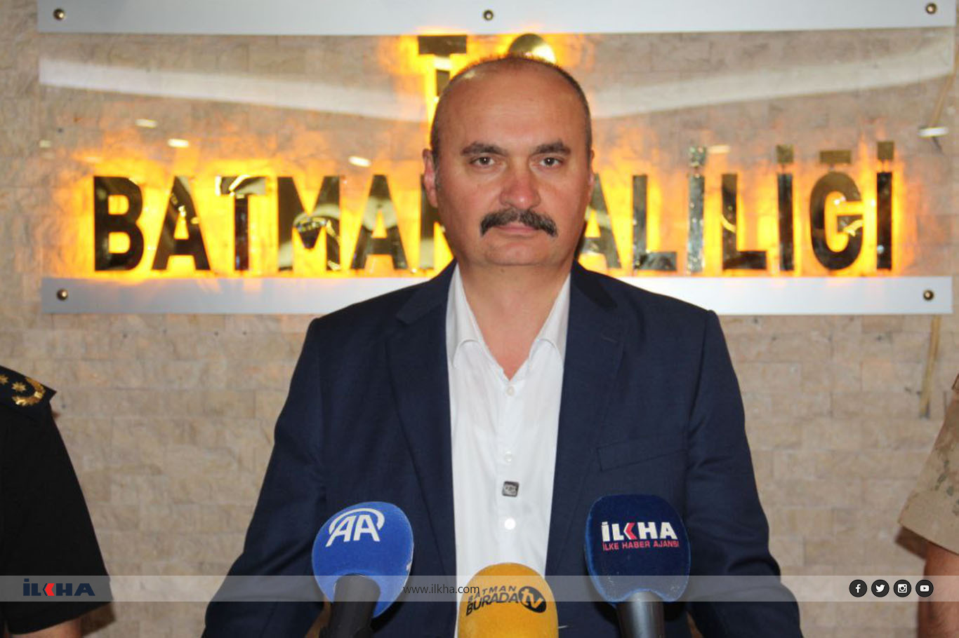Vali Canalp: Batman'da asayiş olayları azalıyor, uyuşturucuyla mücadele amansız devam ediyor Vali Canalp: Batman'da asayiş olayları azalıyor, uyuşturucuyla mücadele amansız devam ediyor