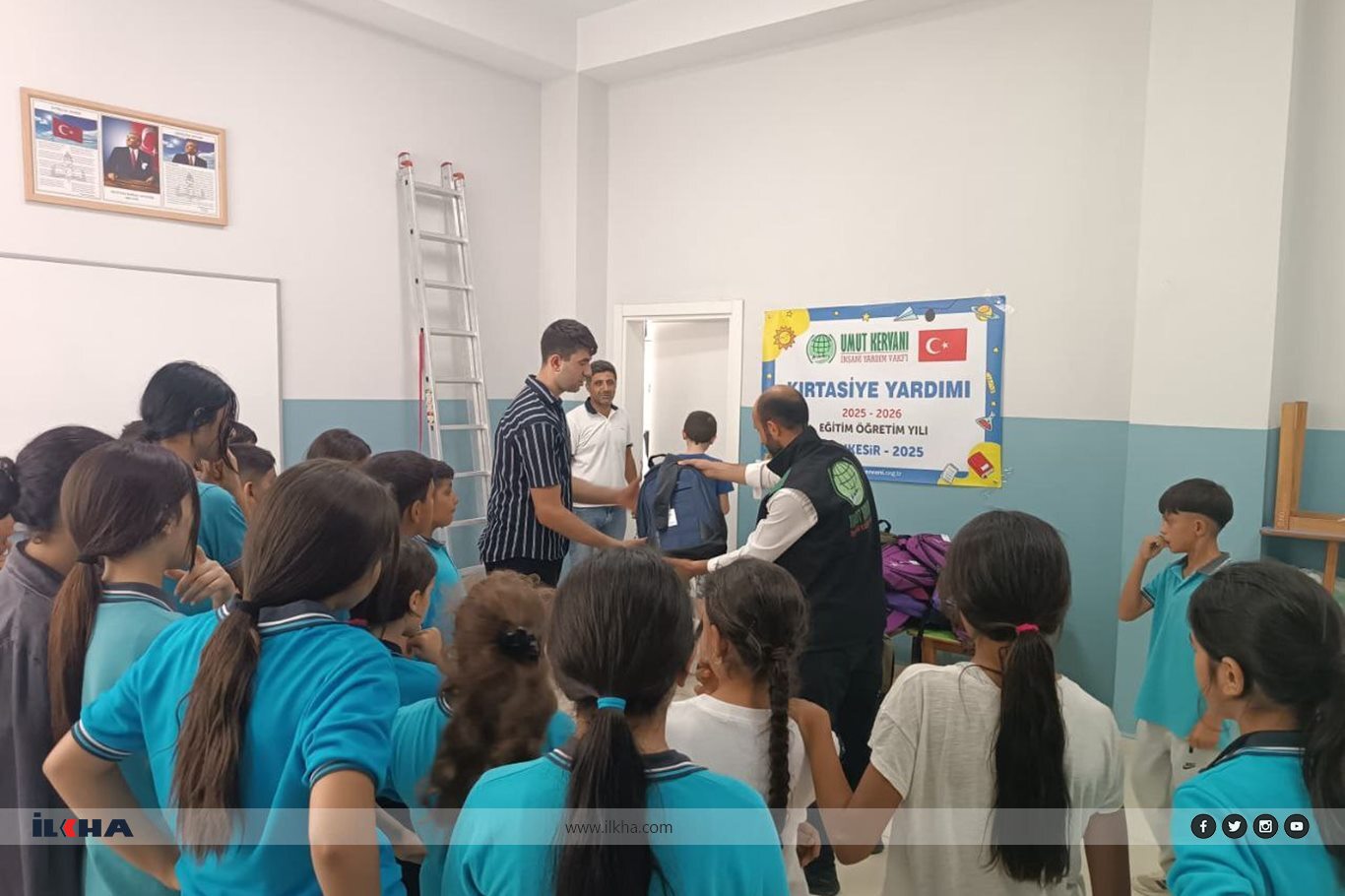 Balıkesir’de Umut Kervanı, ihtiyaç sahibi çocuklara kırtasiye desteği sağladı Balıkesir’de Umut Kervanı, ihtiyaç sahibi çocuklara kırtasiye desteği sağladı