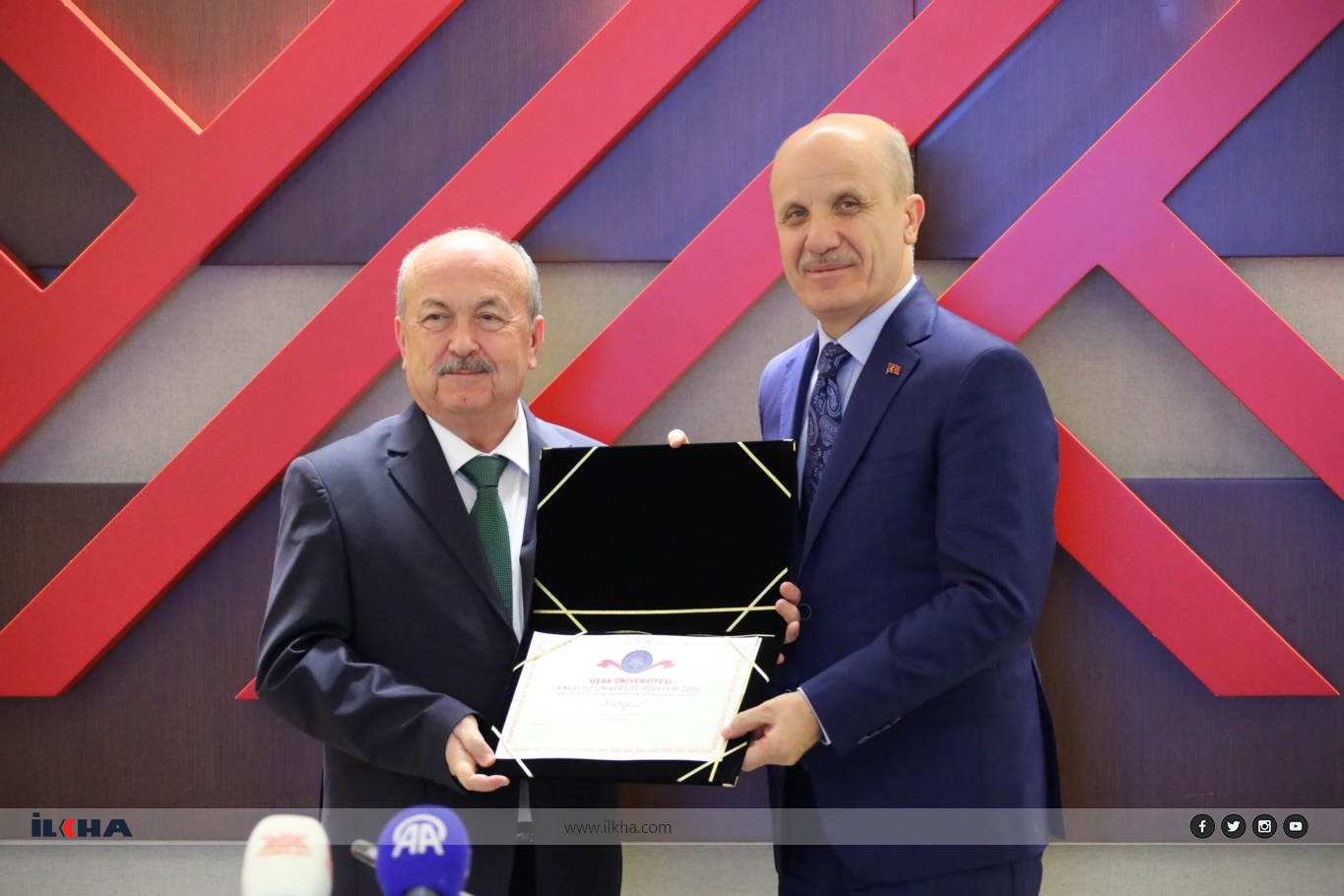 YÖK'ten “Engelsiz Üniversite”lere “Bayrak ve Nişan” ödülü